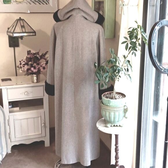 Vintage Alorna Maxi Length Hooded Coat. Retro,  Maxi Length,  Faux Fur Trim - Picture 8 of 16